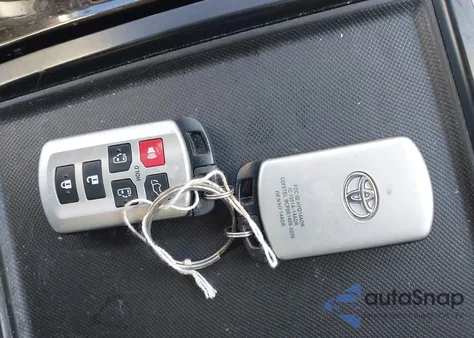 2017 Toyota Sienna Xle Premium 7 Passenger from USA, damaged, VIN 5TDDZ3DC7HS149558